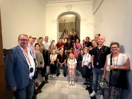 Gruppenfoto der Teilnehmer:innen der VWBF-Studienfahrt nach Valencia